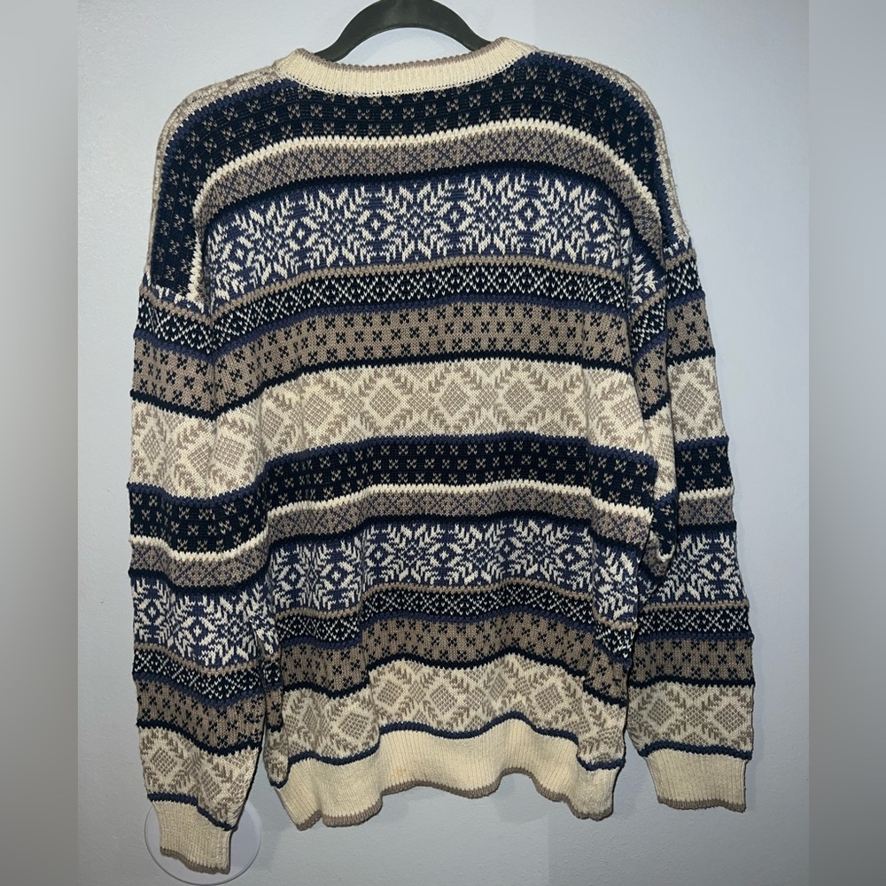 sweater - Picture 2 of 2